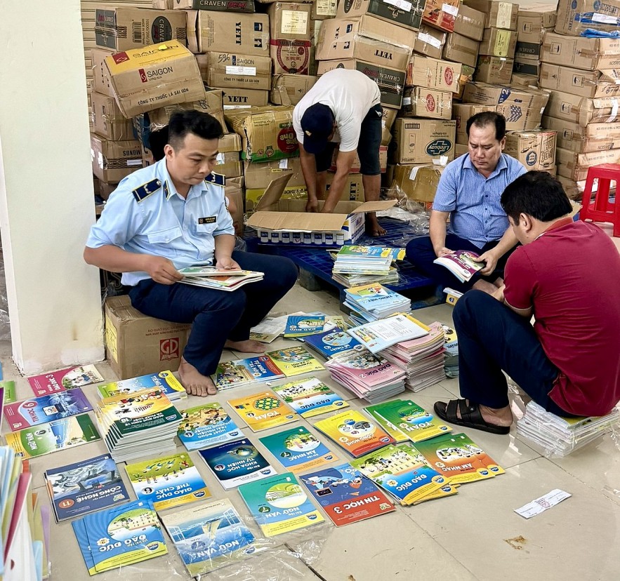 Hậu Giang: Phát hiện gần 80.000 quyển sách giáo khoa giả mạo Nhà Xuất bản Giáo dục Việt Nam