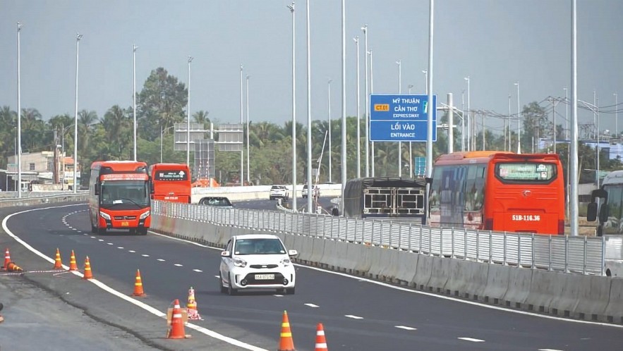 Đã đến lúc thắt chặt chính sách tài khóa Đã đến lúc thắt chặt chính sách tài khóa