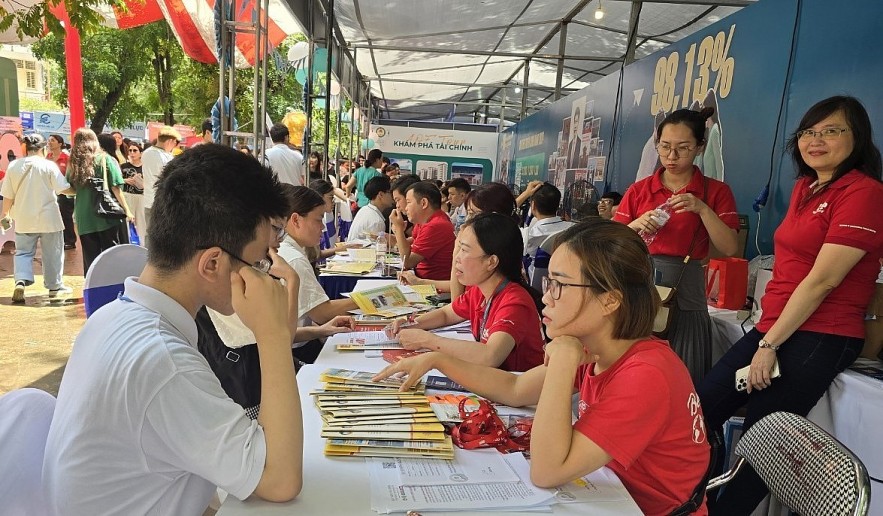 Học viện Tài chính giải đáp nhiều thông tin hữu ích cho hàng nghìn thí sinh