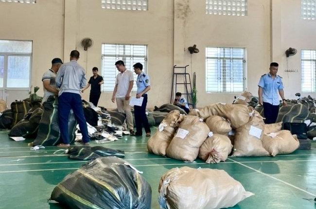 Hải Dương, Bắc Giang: Chuyển cơ quan điều tra vụ buôn bán lượng lớn hàng giả nhãn nhiệu nổi tiếng