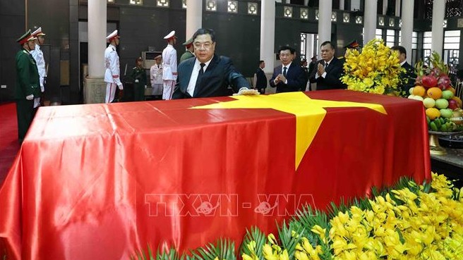 Đoàn các địa phương viếng Tổng Bí thư Nguyễn Phú Trọng