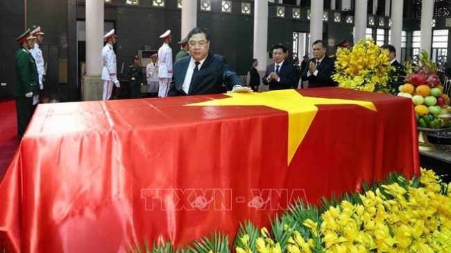 Đoàn các địa phương viếng Tổng Bí thư Nguyễn Phú Trọng