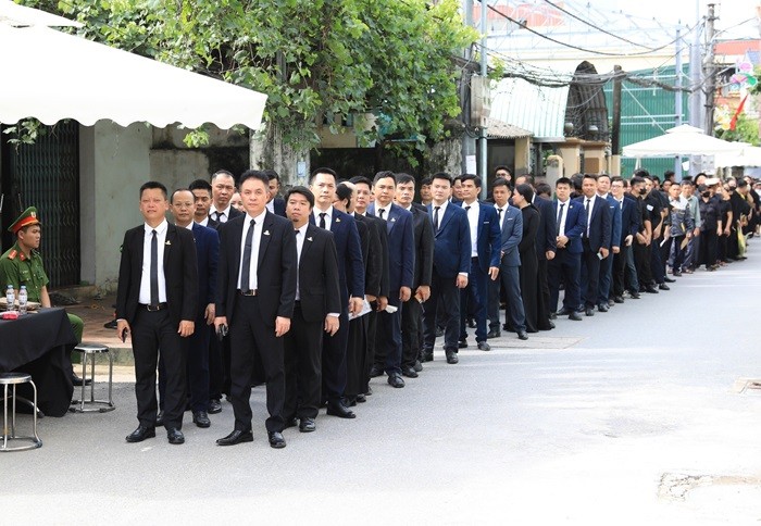 Hà Nội: Dòng người không ngớt tiễn biệt Tổng Bí thư Nguyễn Phú Trọng