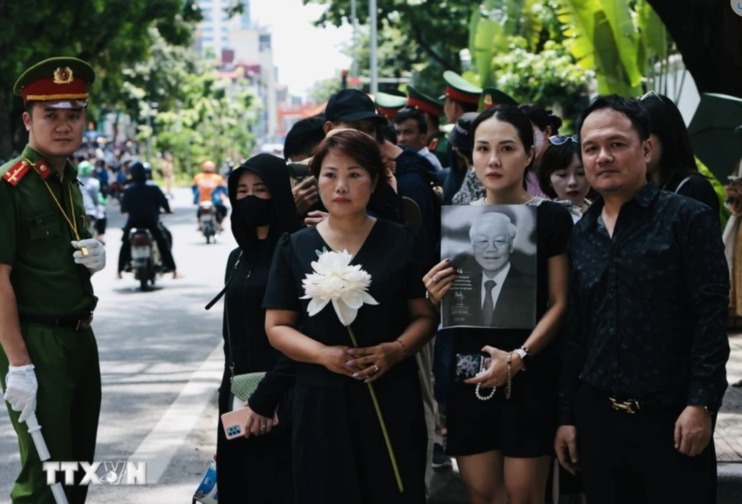 Tổng Bí thư Nguyễn Phú Trọng mãi mãi thuộc về Tổ quốc và nhân dân