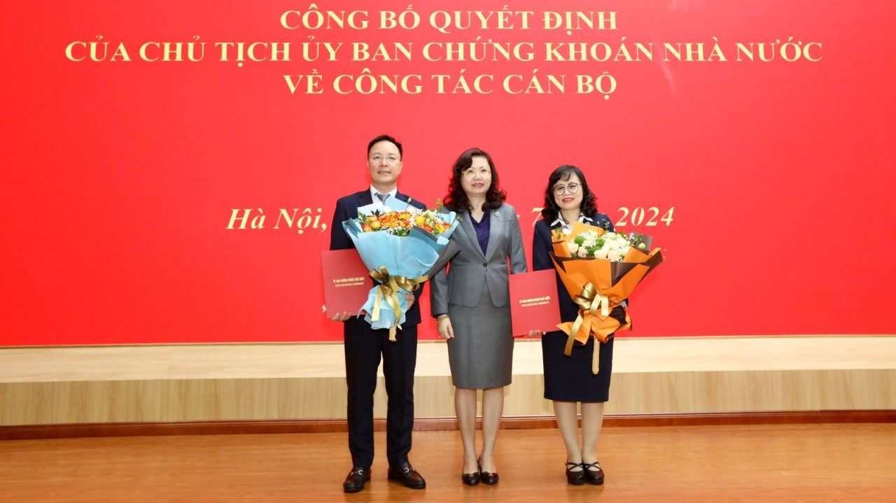 Ủy ban Chứng khoán Nhà nước điều động, bổ nhiệm công chức giữ chức vụ lãnh đạo