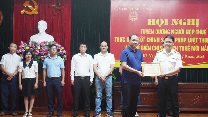 Hà Nam tuyên dương 40 tổ chức, cá nhân chấp hành tốt chính sách, pháp luật thuế