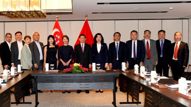 Hợp tác đào tạo nhân sự ngành quỹ Việt Nam - Singapore