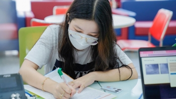 Tất cả thí sinh trúng tuyển đại học phải nhập học trực tuyến