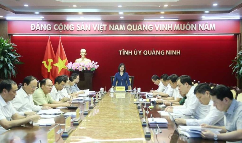 Bà Trịnh Thị Minh Thanh điều hành Tỉnh ủy Quảng Ninh