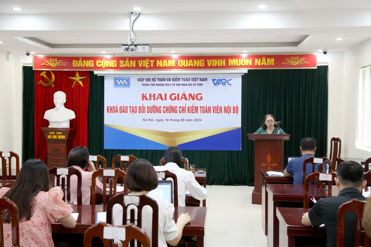 52 học viên tham dự khóa đào tạo chứng chỉ kiểm toán viên nội bộ