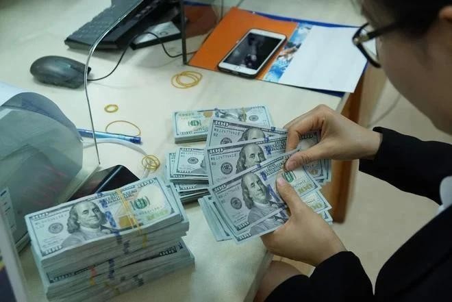 Banks race to issue bonds to raise capital