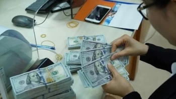 Banks race to issue bonds to raise capital