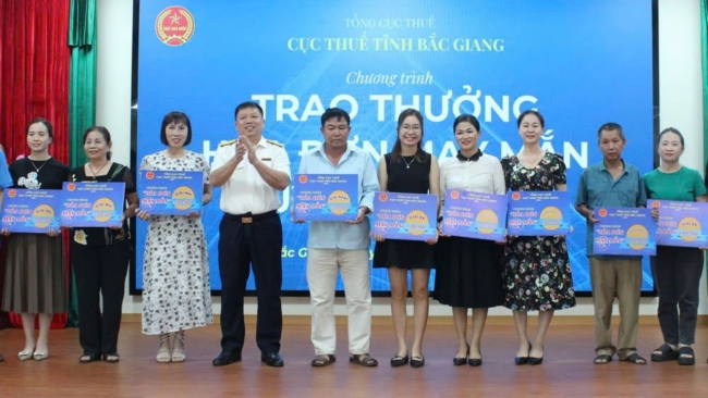 Cục Thuế Bắc Giang trao 15 giải thưởng chương trình “Hóa đơn may mắn”