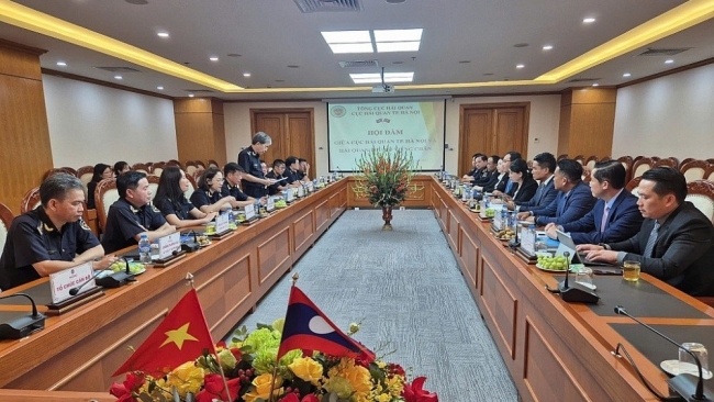 hai quan ha noi va hai quan vieng chan hop tac trao doi cung cap thong tin