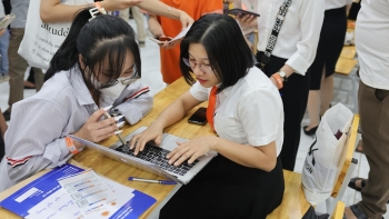 Hướng dẫn tân sinh viên làm thủ tục nhập học năm 2024