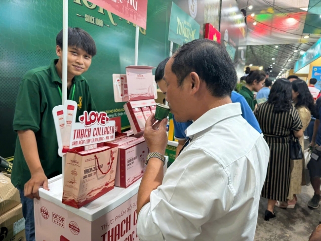 Kinh doanh ăn uống đối mặt nhiều khó khăn, doanh thu sụt giảm
