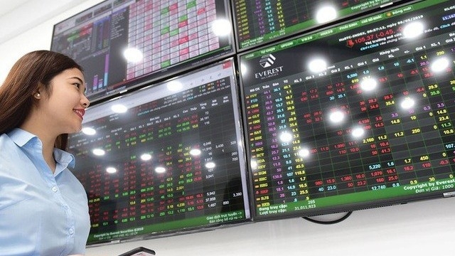 Thị trường chứng khoán: Rung lắc xuất hiện, song VN-Index vẫn có một tuần khởi sắc