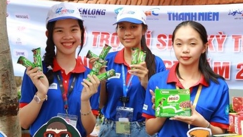 Nestlé Việt Nam trao tặng gần 200.000 phần quà hỗ trợ học sinh, sinh viên trên cả nước