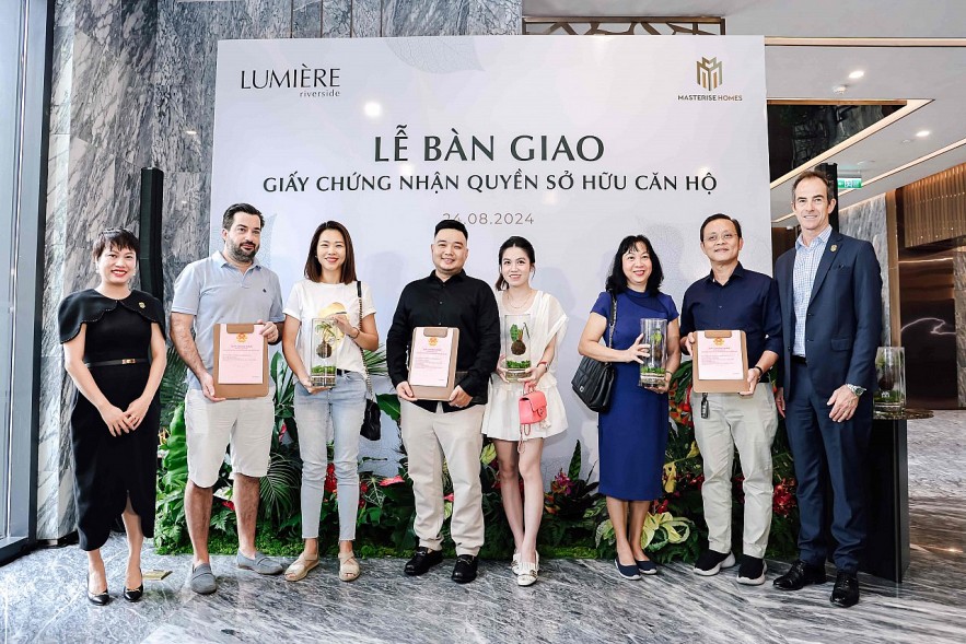 Masterise Homes bàn giao 'sổ hồng' cho cư dân LUMIÈRE riverside theo đúng cam kết