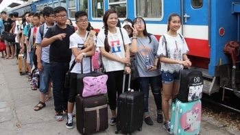 Tân sinh viên và người thân được giảm vé tàu khi nhập học