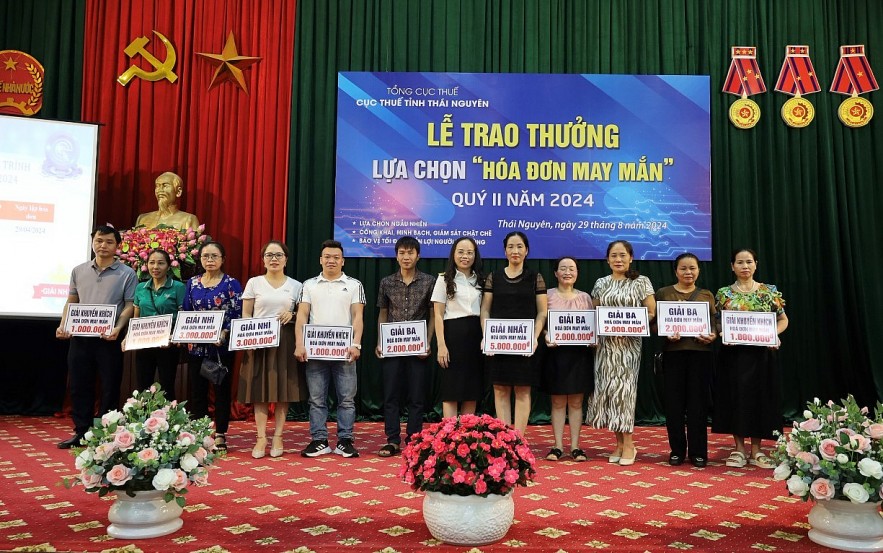 Thái Nguyên trao thưởng hóa đơn may mắn cho 14 cá nhân, hộ kinh doanh