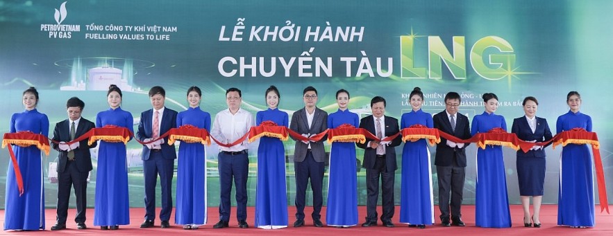 PV GAS khởi hành chuyến tàu chở LNG đầu tiên trên đường sắt Nam Bắc