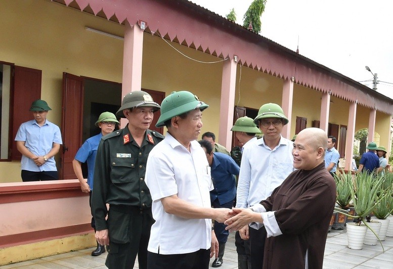 Phó Thủ tướng Hồ Đức Phớc: Không để xảy ra tình trạng thiếu lương thực tới bà con vùng thiên tai