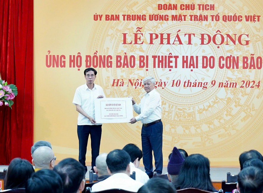 Bảo hiểm xã hội Việt Nam ủng hộ đồng bào bị thiệt hại do bão Yagi