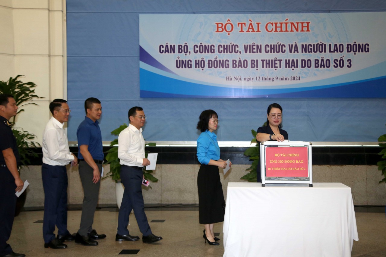 Bộ Tài chính phát động ủng hộ đồng bào bị thiệt hại do bão số 3 Bộ Tài chính phát động ủng hộ đồng bào bị thiệt hại do bão số 3