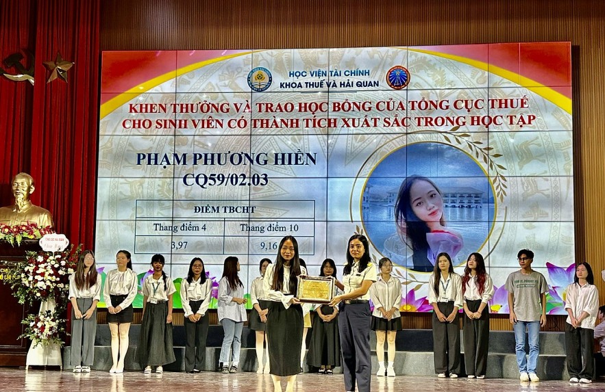 Tổng cục Thuế trao 15 suất học bổng cho sinh viên Học viện Tài chính