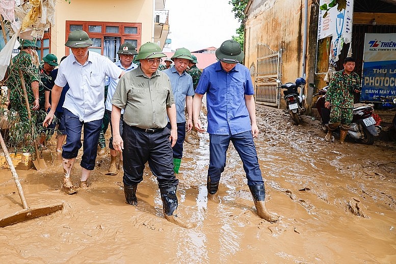 Chính phủ chia sẻ, đồng hành với nhân dân ở thời khắc khó khăn nhất