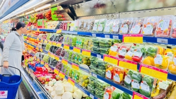 Siêu thị bán hàng không lợi nhuận nhằm chia sẻ khó khăn với người dân bị ảnh hưởng bởi bão số 3