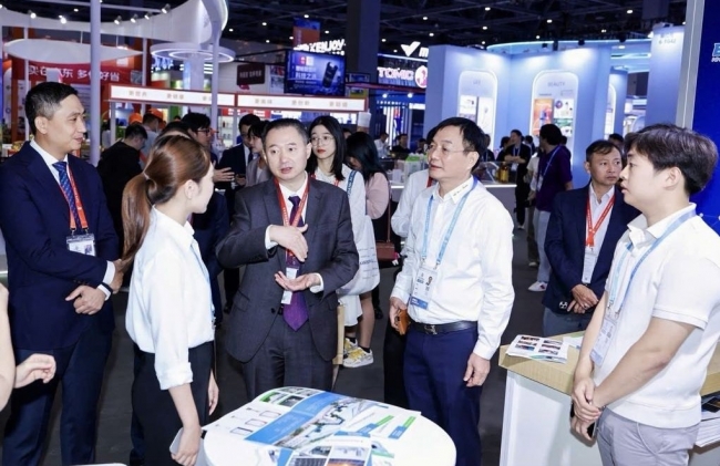 Khai trương Gian hàng Việt Nam tại Hội chợ Thương mại điện tử toàn cầu 2024