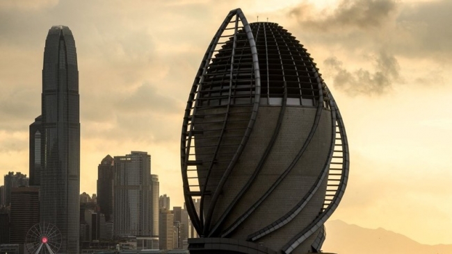 Hong Kong vượt Singapore trở thành trung tâm tài chính hàng đầu châu Á
