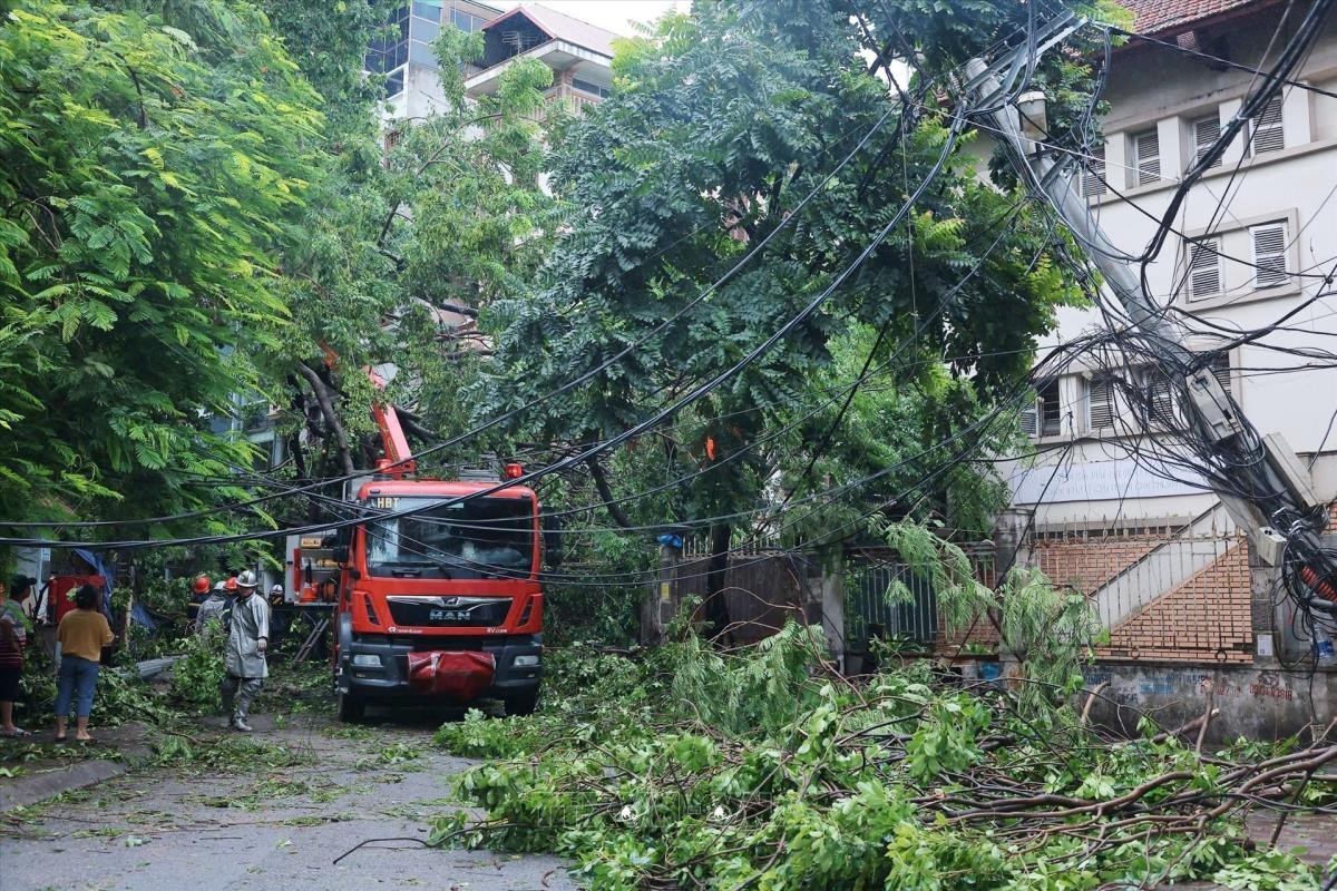 Ngân hàng Nhà nước tiếp tục chỉ thị hỗ trợ khách hàng thiệt hại do bão lũ