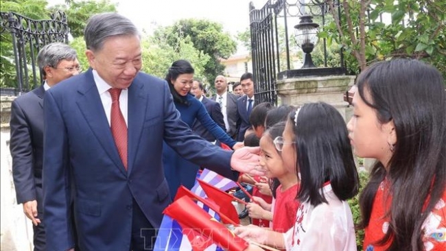 Tổng Bí thư, Chủ tịch nước Tô Lâm thăm Đại sứ quán và cộng đồng người Việt Nam tại Cuba