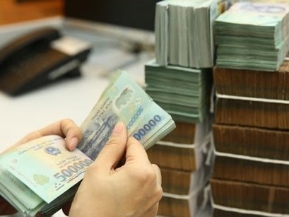 Ngân hàng Nhà nước bơm mạnh tiền trên thị trường mở, giá vàng nhẫn tăng mạnh