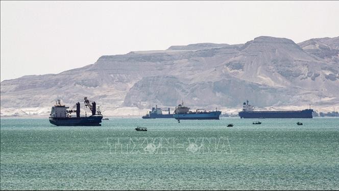 Doanh thu của Kênh đào Suez đã giảm 60%