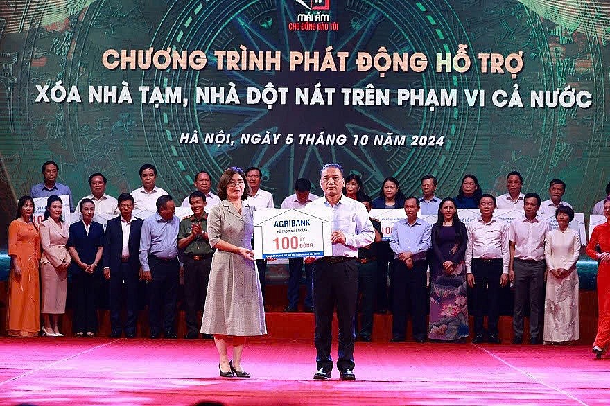 Agribank hưởng ứng đợt thi đua cao điểm hoàn thành xóa nhà tạm, nhà dột nát