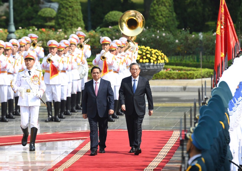 Thủ tướng Phạm Minh Chính chủ trì Lễ đón chính thức Thủ tướng Trung Quốc Lý Cường- Ảnh 1.