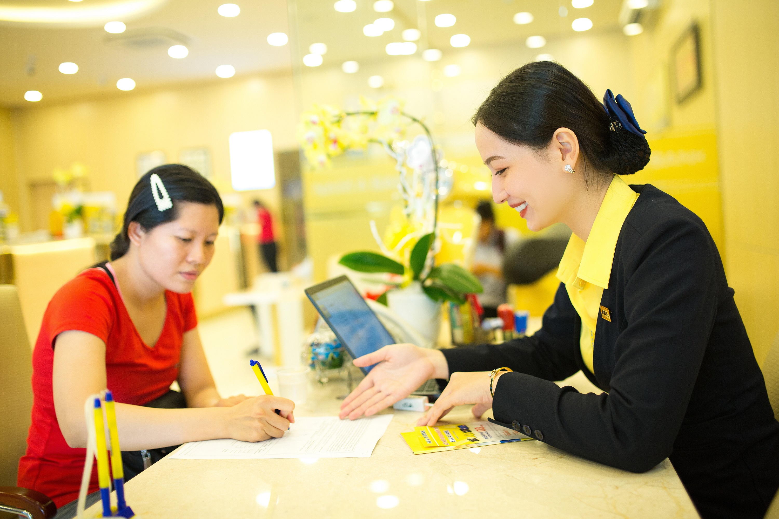 Lãi suất tín phiếu kỳ vọng tiếp tục giảm, tạo thuận lợi cho dòng tiền cuối năm