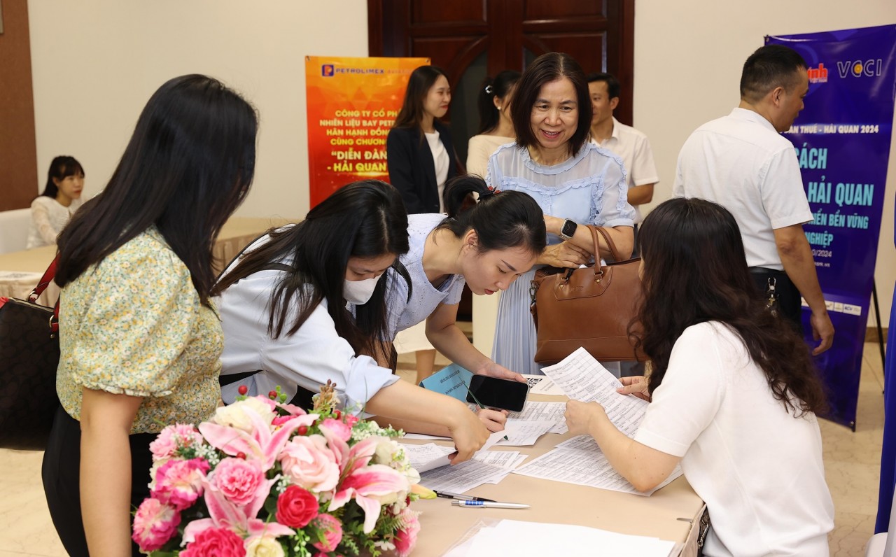 Hải quan ưu tiên hỗ trợ, giải đáp khó khăn vướng mắc của doanh nghiệp