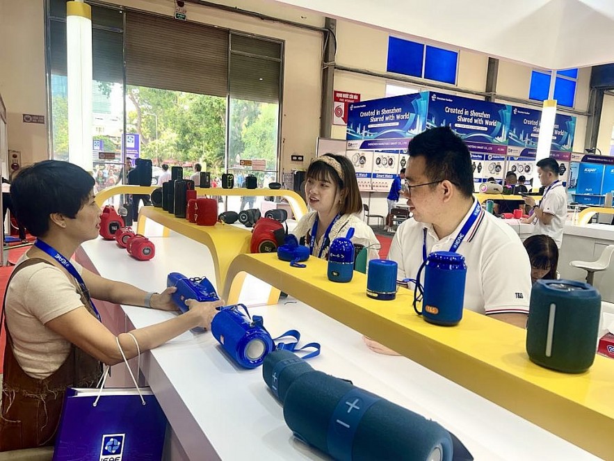undefined Hà Nội: Hơn 260 DN tham gia Triển lãm quốc tế điện tử và thiết bị thông minh