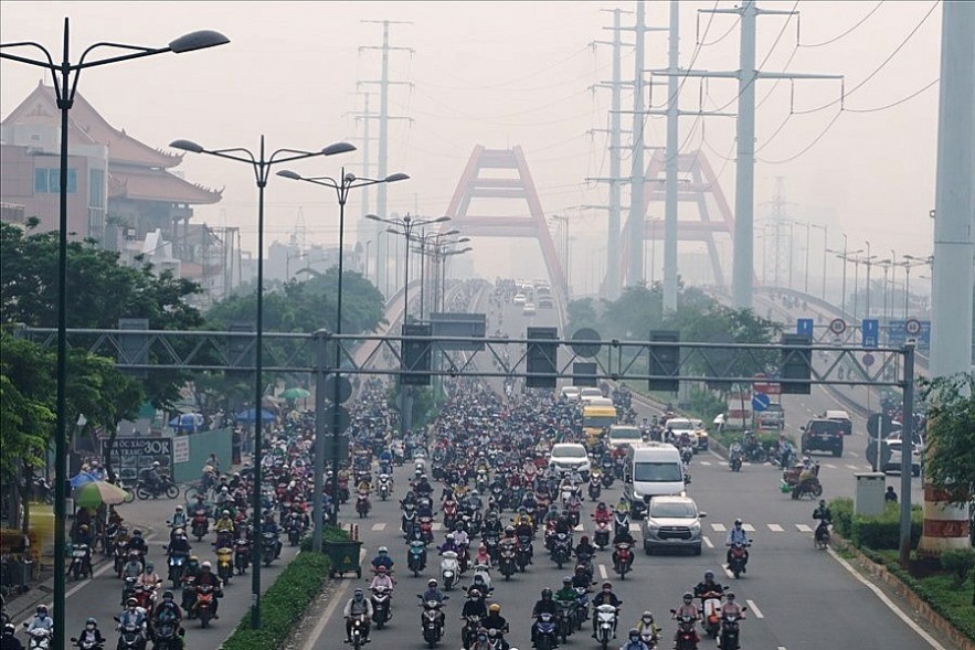 Ô tô, xe máy được xem là một trong những nguyên nhân gây ô nhiễm không khí ở TP. Hồ Chí Minh. Ảnh: Minh Quân