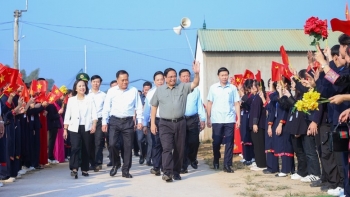 Thủ tướng chung vui Ngày hội Đại đoàn kết cùng đồng bào các dân tộc tỉnh Lạng Sơn