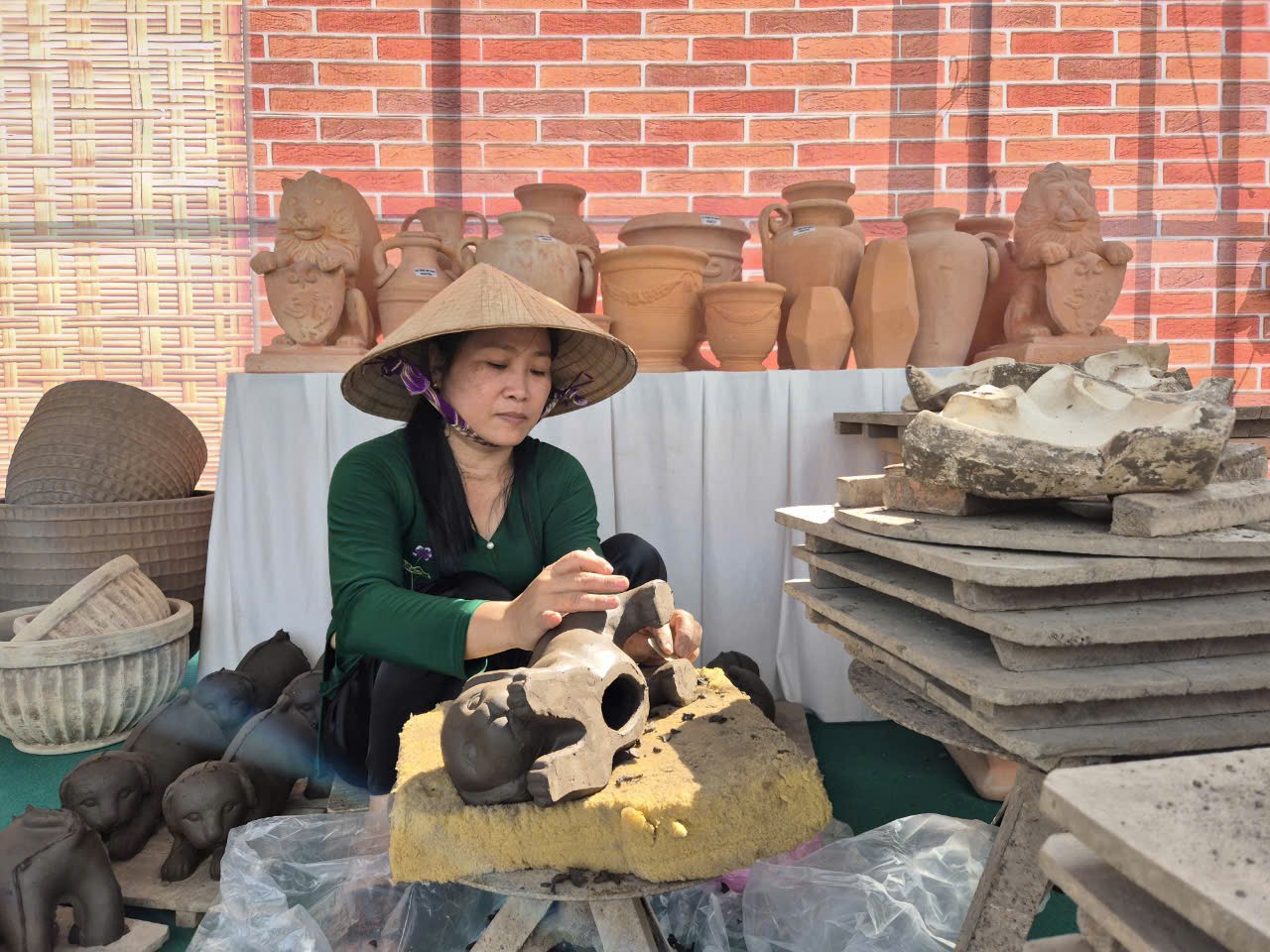 Ấn tượng những hình ảnh tại Festival Gạch Gốm Đỏ - Kinh tế Xanh tỉnh Vĩnh Long lần I năm 2024 Ấn tượng những hình ảnh tại Festival Gạch Gốm Đỏ - Kinh tế Xanh tỉnh Vĩnh Long lần I năm 2024