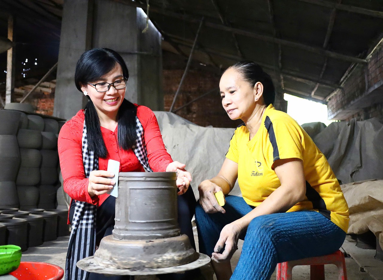 Ấn tượng những hình ảnh tại Festival Gạch Gốm Đỏ - Kinh tế Xanh tỉnh Vĩnh Long lần I năm 2024 Ấn tượng những hình ảnh tại Festival Gạch Gốm Đỏ - Kinh tế Xanh tỉnh Vĩnh Long lần I năm 2024