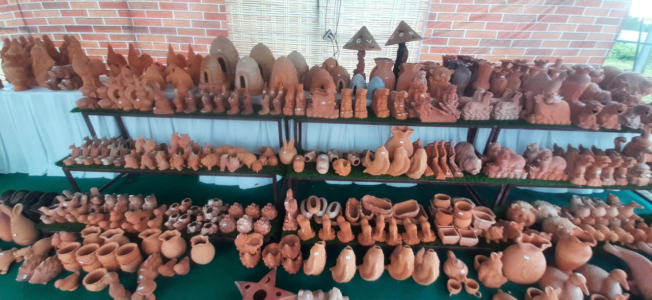 Ấn tượng những hình ảnh tại Festival Gạch Gốm Đỏ - Kinh tế Xanh tỉnh Vĩnh Long lần I năm 2024 Ấn tượng những hình ảnh tại Festival Gạch Gốm Đỏ - Kinh tế Xanh tỉnh Vĩnh Long lần I năm 2024