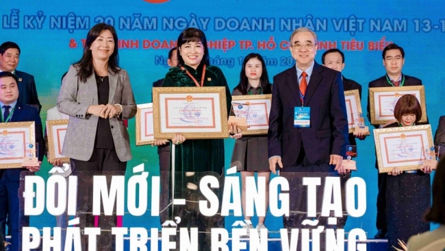 Doanh nghiệp bất động sản tiên phong chuyển đổi kép và cam kết mạnh mẽ về phát triển bền vững