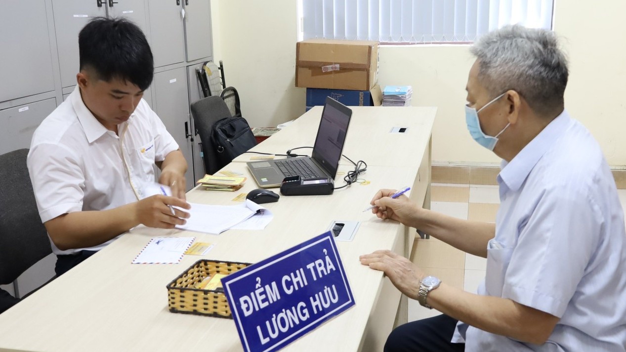 nguoi lao dong nghi huu chua dong du 15 nam bao hiem xa hoi duoc nhan tro cap hang thang